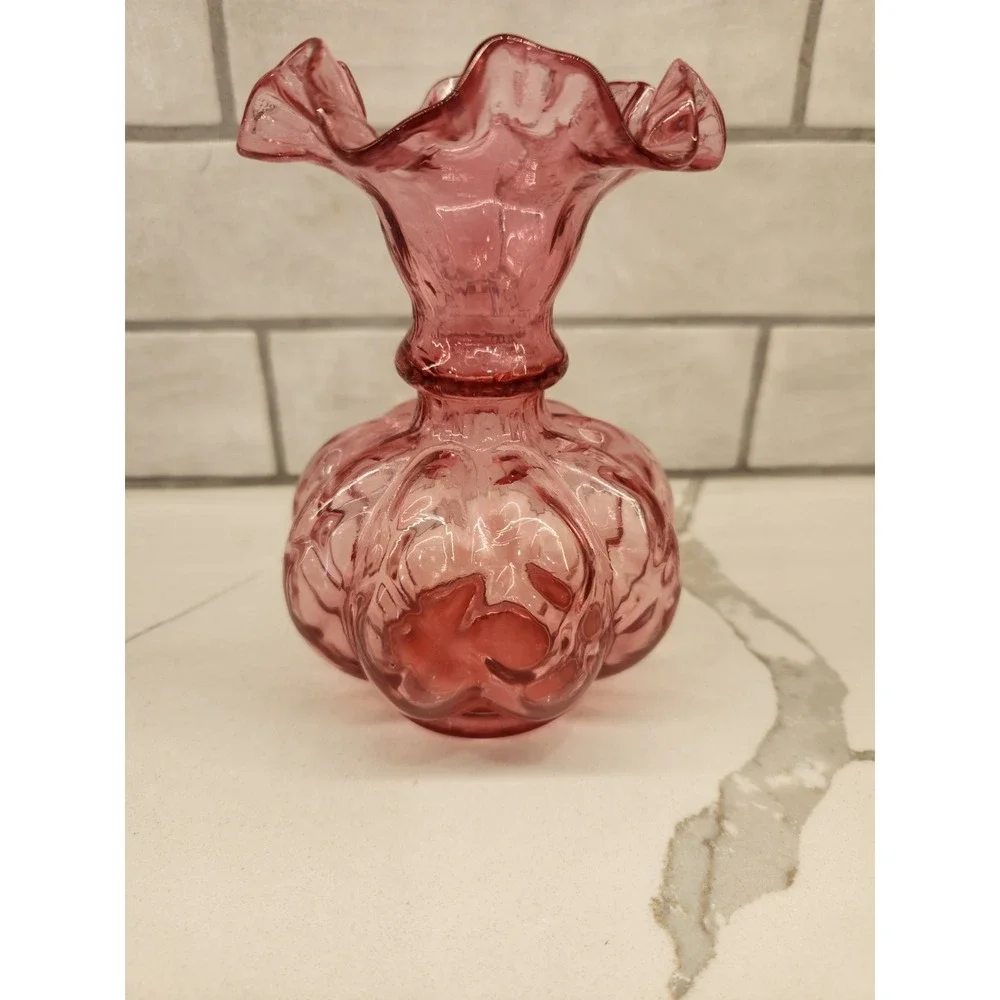 Vtg Fenton Glass Cranberry Diamond Optic 6‎ Inch Tall Ruffled Edge Melon Vase